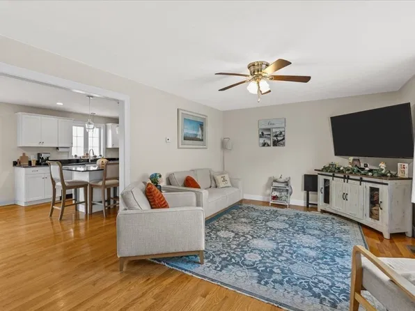 189 Centre Ave Unit 2, Abington, MA 02351