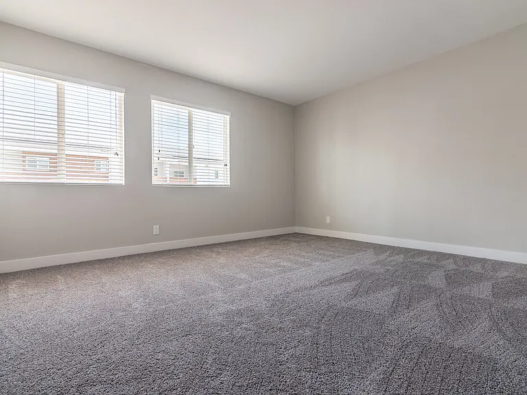 Bixby Hill Apartments — Photo 32