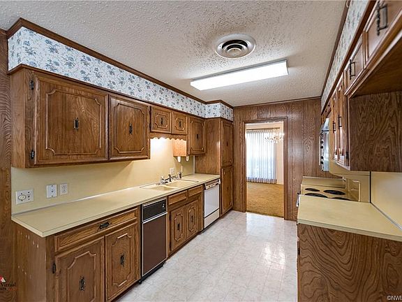 3rd image of 931 Japonica Ln
