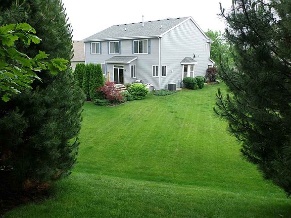 2nd image of 1454 Evergreen Ln