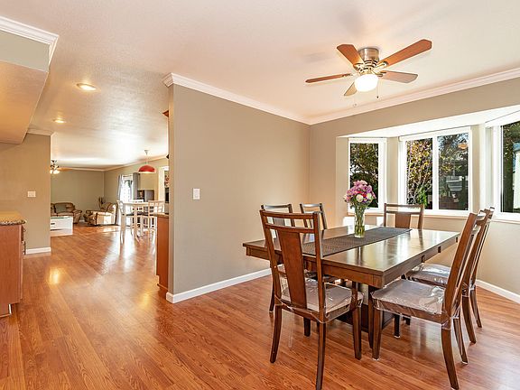 3rd image of 3363 Oreana Dr