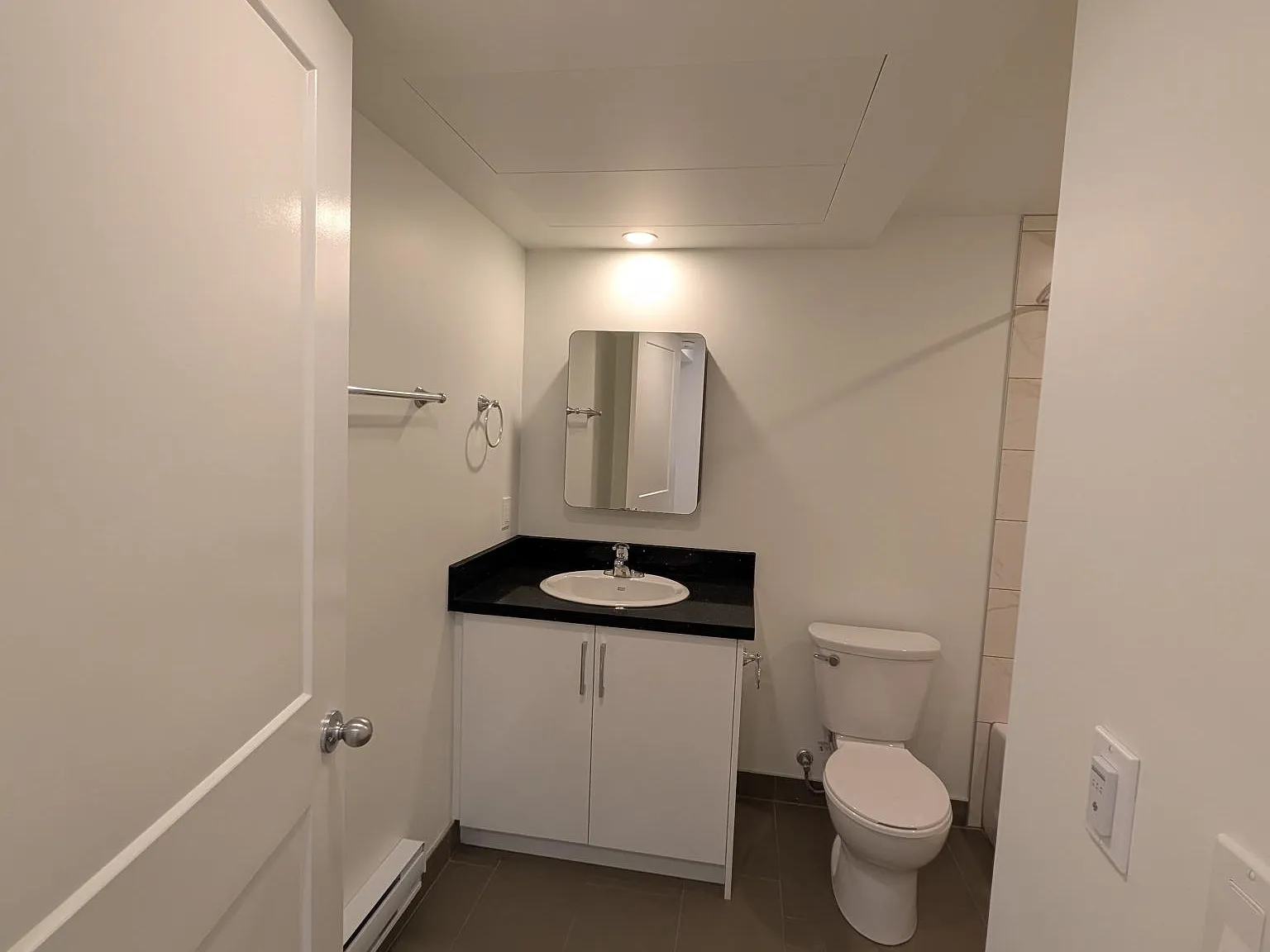 10 Elvaston Drive Toronto — Photo 2