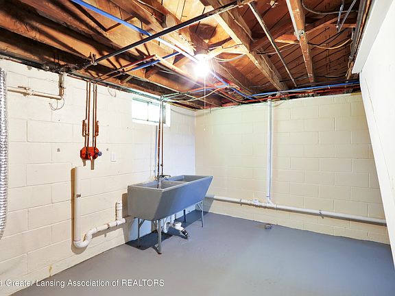 4th image of 1830 Stirling Ave