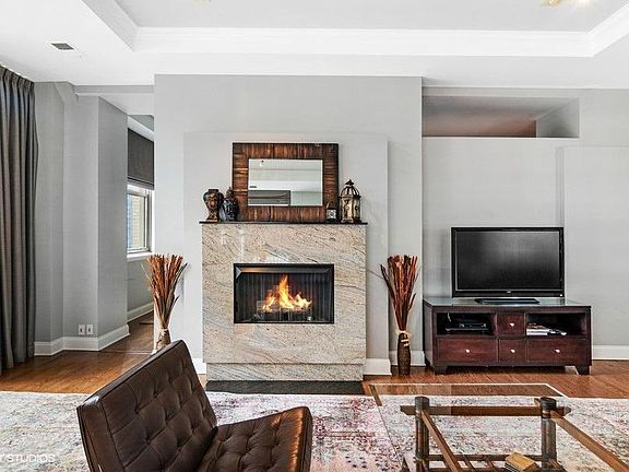 5th image of 212 W Washington St APT 1904