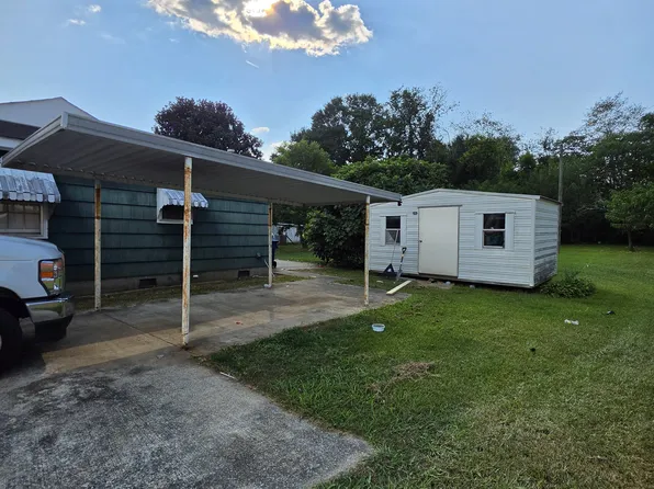 713 Green Acres Dr, Talladega, AL 35160