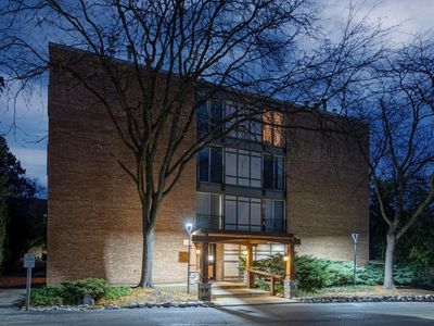 5830 Oakwood Dr APT 3H, Lisle, IL, 60532
