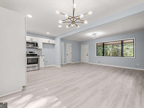 5th image of 4089 Thetford Ct