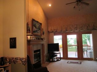 5632 Barrington Park Dr, Lincoln, NE 68516