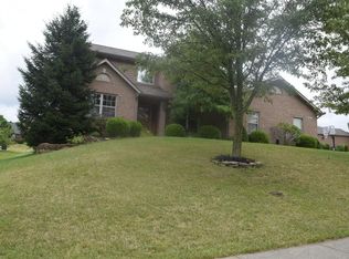 7064 Crown Pointe Dr, Liberty Township, OH