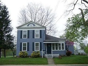 258 W Main St photo 1