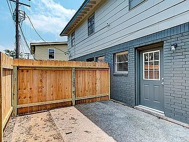 1906 Hearthstone Drive, Unit 4 — Photo 2