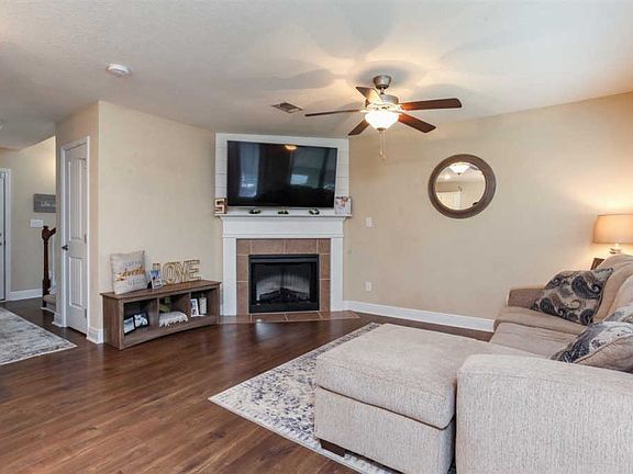 4th image of 8921 Fullham Ct
