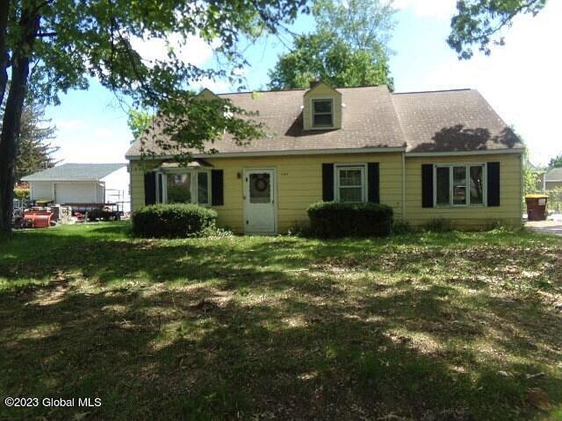 2nd image of 1104 Outer Drive