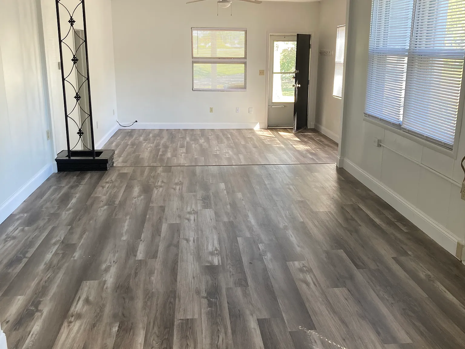 3 bed, 1.0 bath, 1350 sqft, $1,650 — Photo 2