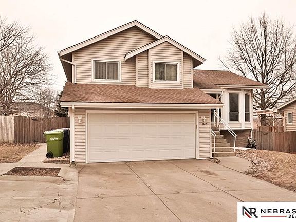 3rd image of 3422 Scott Dr