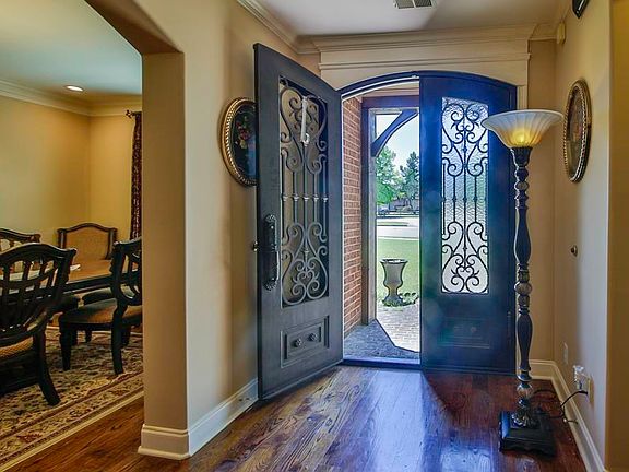 2nd image of 4176 Thornhill Dr