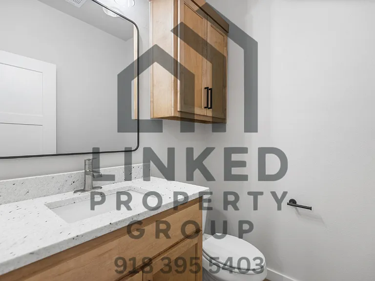 126 E Midway St — Photo 12