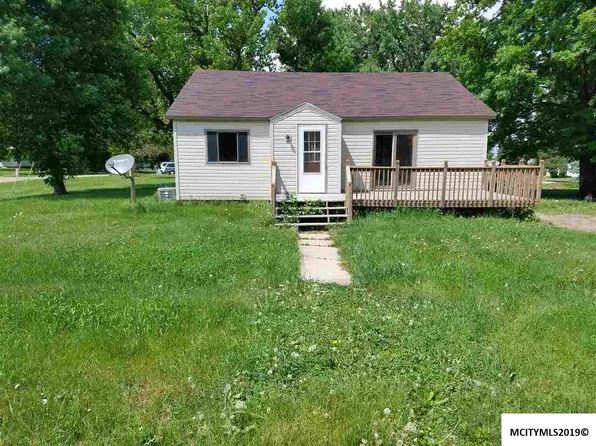 409 4th St, Kensett, IA 50448