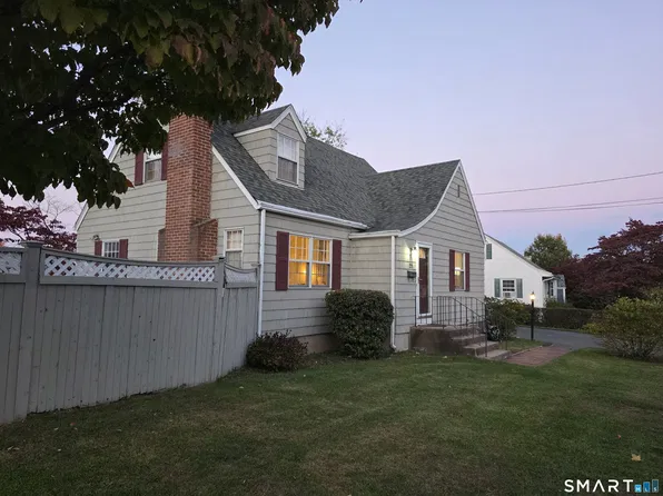 23 Linnmore Drive, Manchester, CT 06040