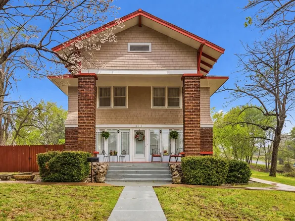 215 E Mckinney Street, Neosho, MO 64850