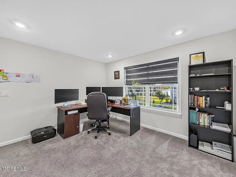 319 Tulip Ct — Photo 49