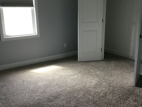 3rd image of 201 Murdock Way