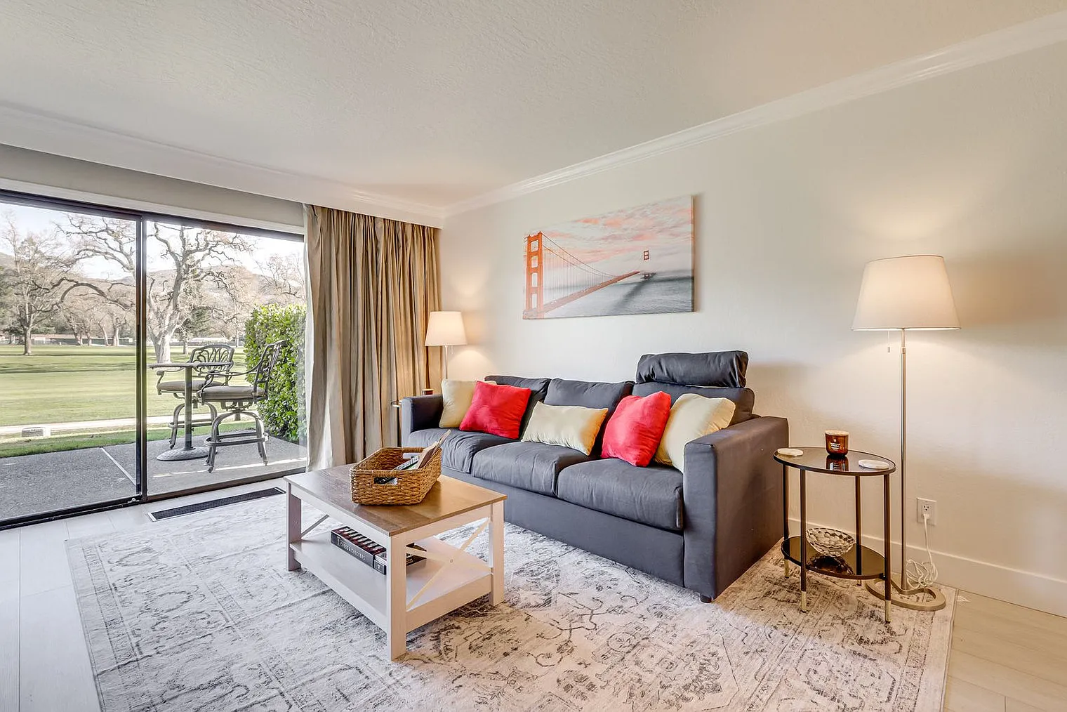 1 bed, 1.0 bath, 742 sqft, $4,580 — Photo 1
