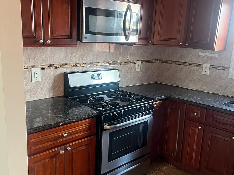 101-17 Lefferts Blvd #1 — Photo 2