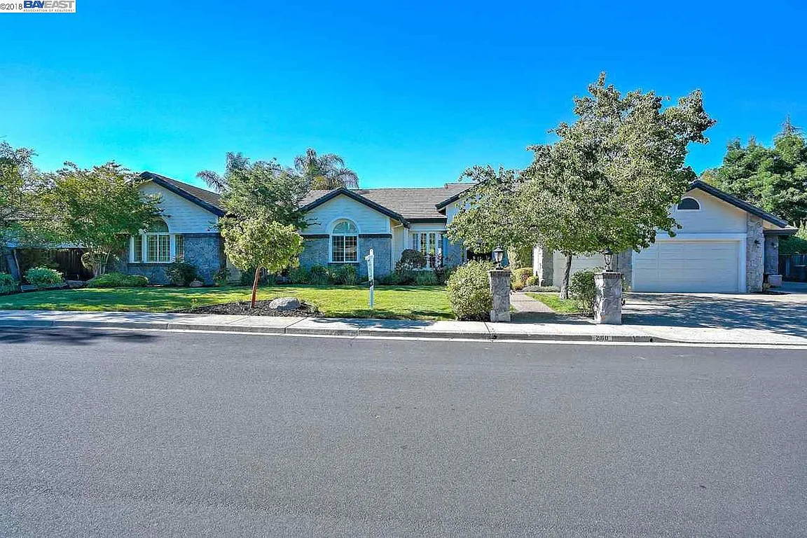 2160 Vintage Ln photo 1