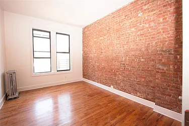 Rented by R New York