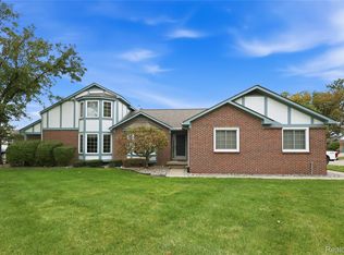 45552 Bristol Bay, Macomb, MI 48044