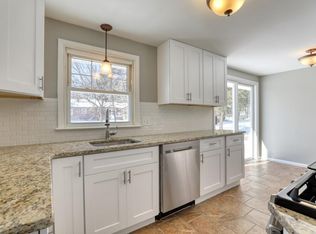 82 Meadowlark Ln, Springfield, MA 01119