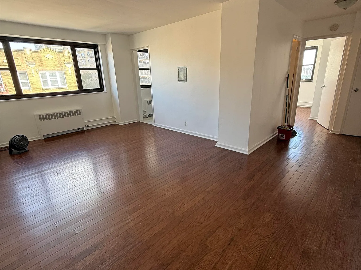 1 bed, 1.0 bath, 650 sqft, $2,400 — Photo 3