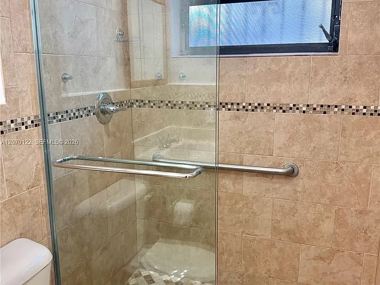 2219 SW 137th Pl — Photo 10