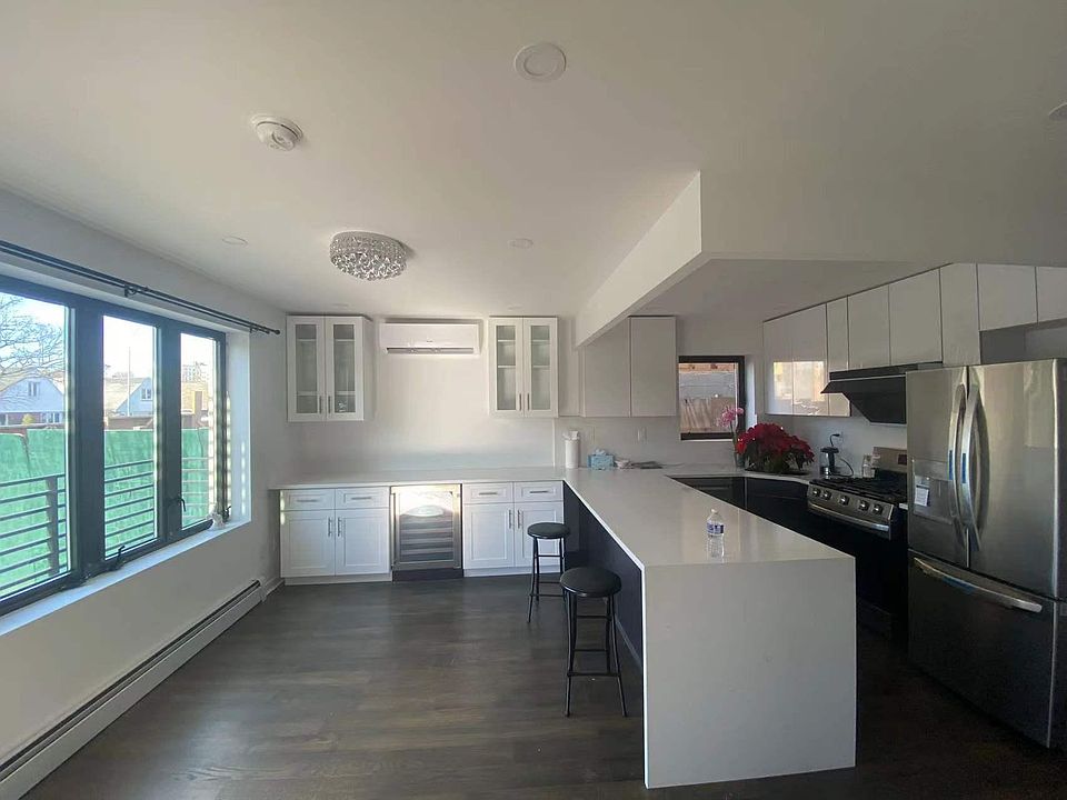 1st image of 4025 Utopia Pkwy #1