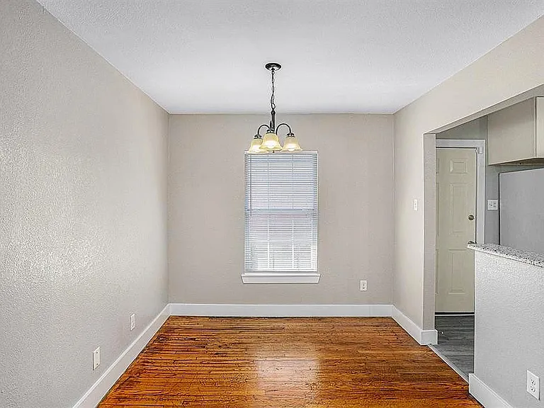 2533 Warren Ave — Photo 26