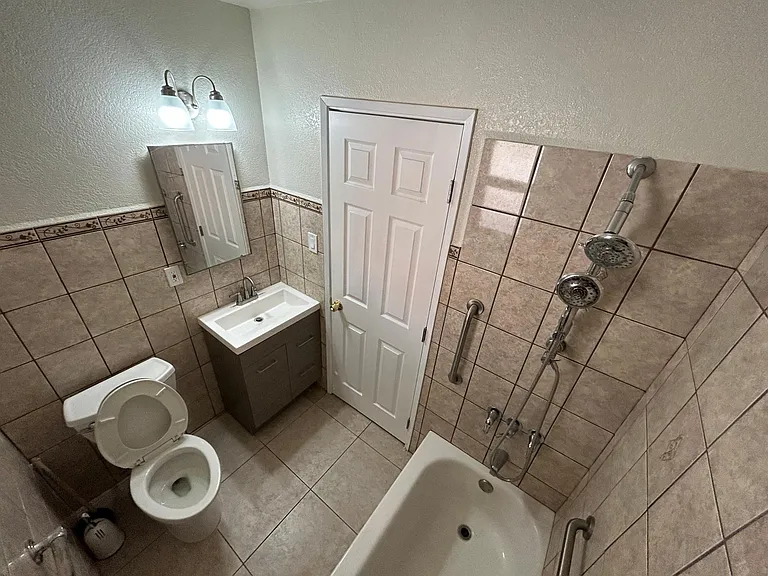 381 Frances Dr — Photo 7