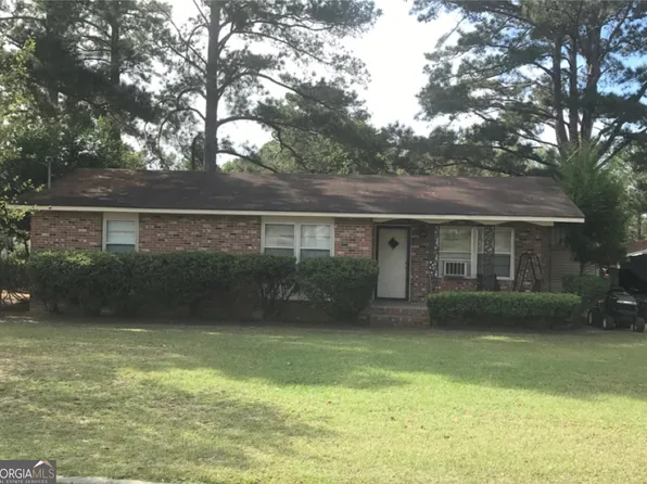 36 Strozier St, Mc Rae, GA 31055