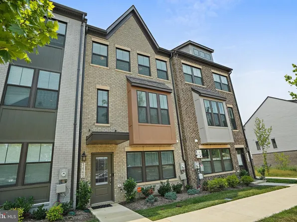 3443 Carnaby St, Hyattsville, MD 20782