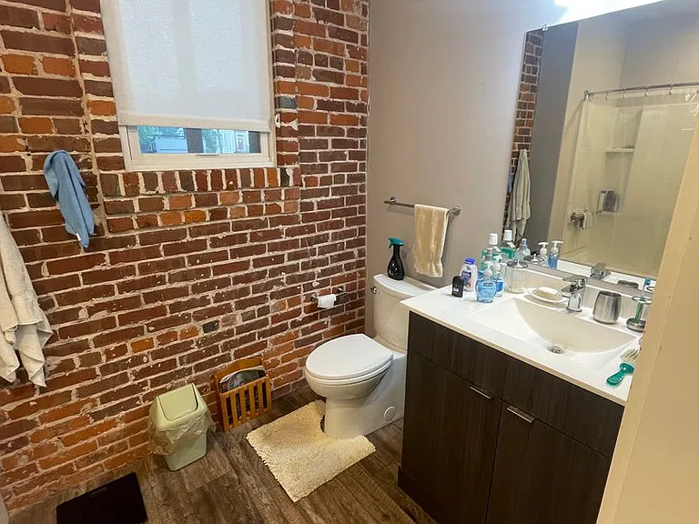 1509 E Superior St — Photo 7