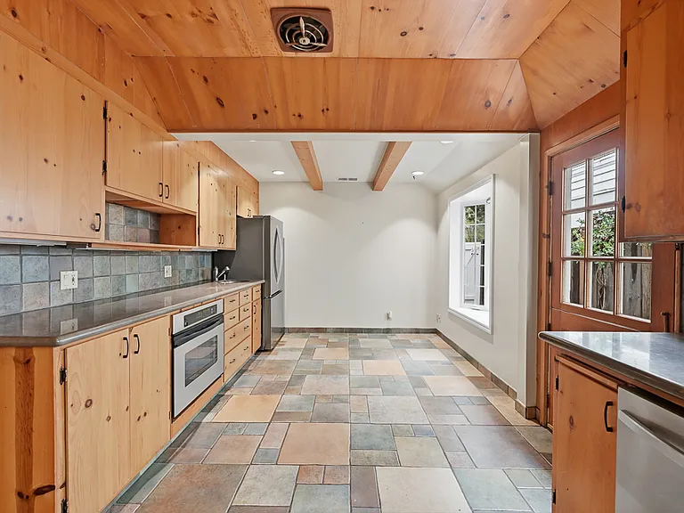 20 Kent Pl — Photo 41