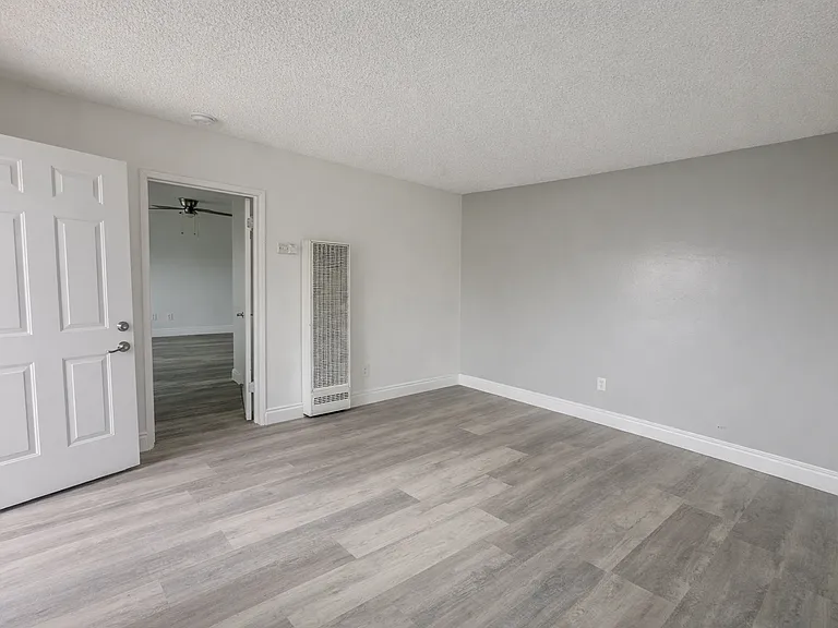 1174 Del Valle Ave #1172 — Photo 6