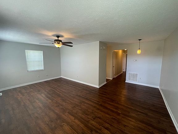 3rd image of 2686 Avery Cir