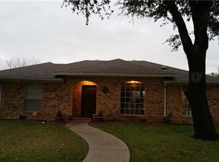 1805 Kensington Dr, Carrollton, TX 75007