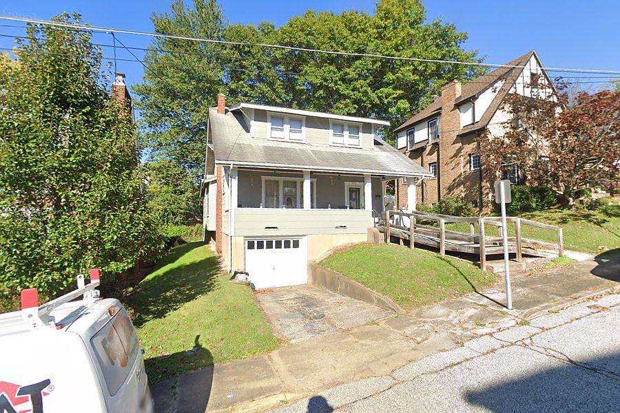 1st image of 1203 1/2 Park Ave