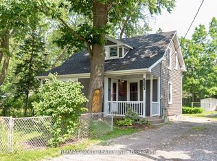 5853 McLeod Rd, Niagara Falls, ON L2G 3E5