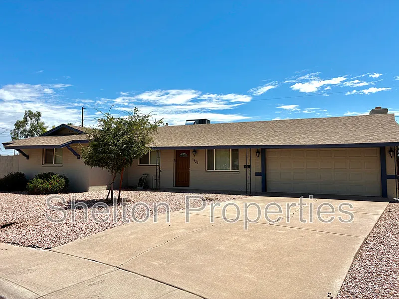 1421 S Roberts Rd
