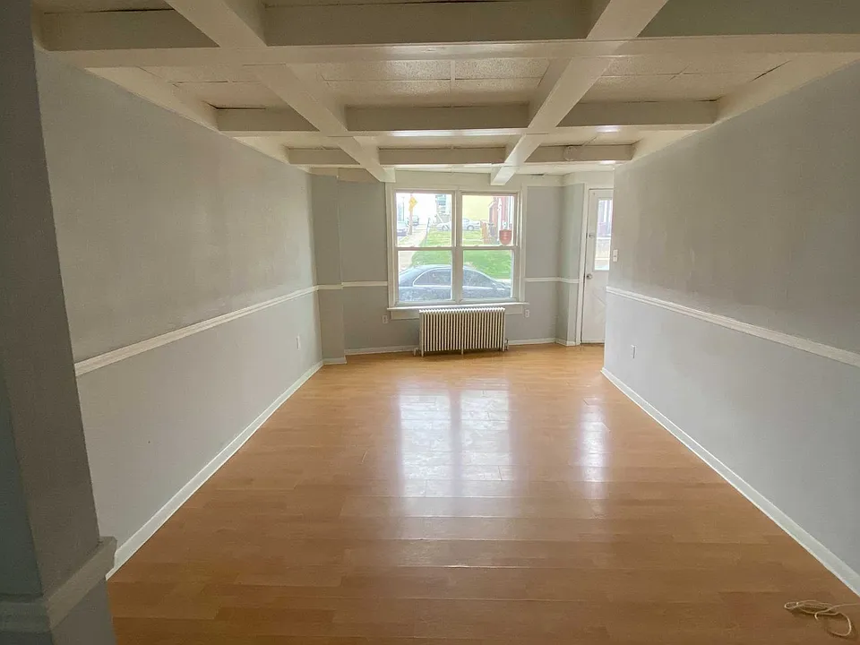 Awesome building in a super convenient neighborhood!