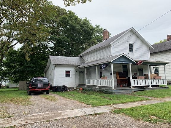 3rd image of 370 Cherry St