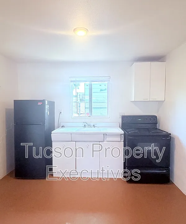 3168 E Benson Hwy #5